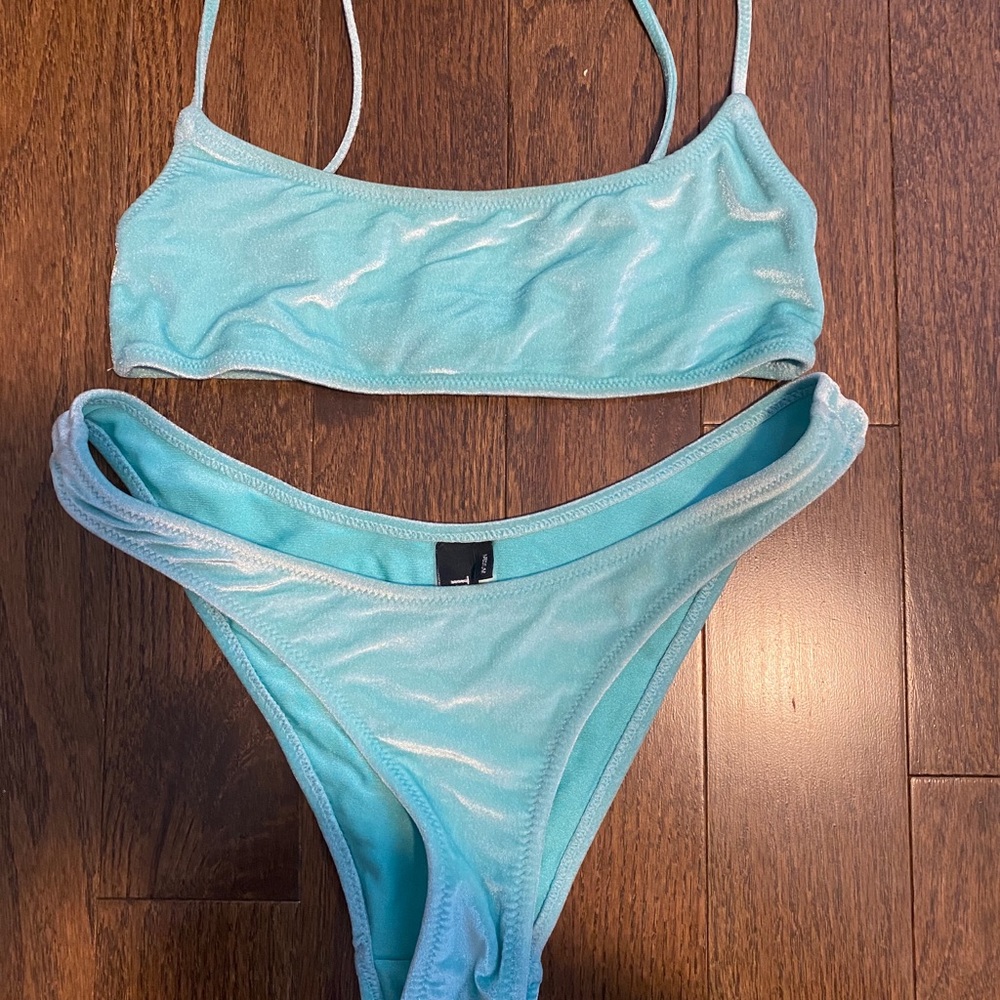 Triangl Bikini Set